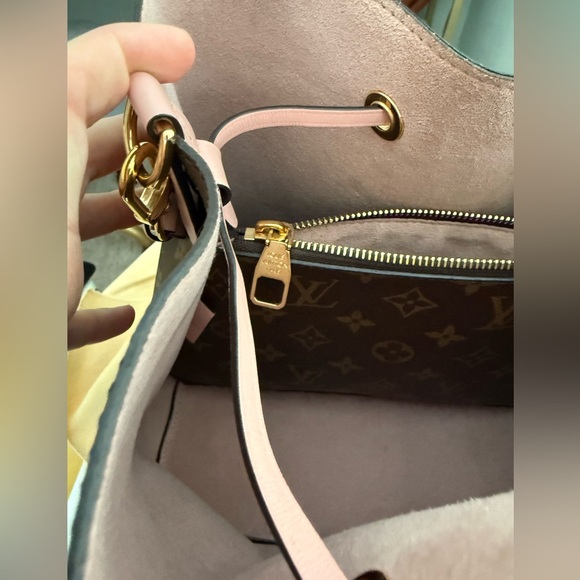 Louis Vuitton Neonoe MM rose - Picture 9 of 16